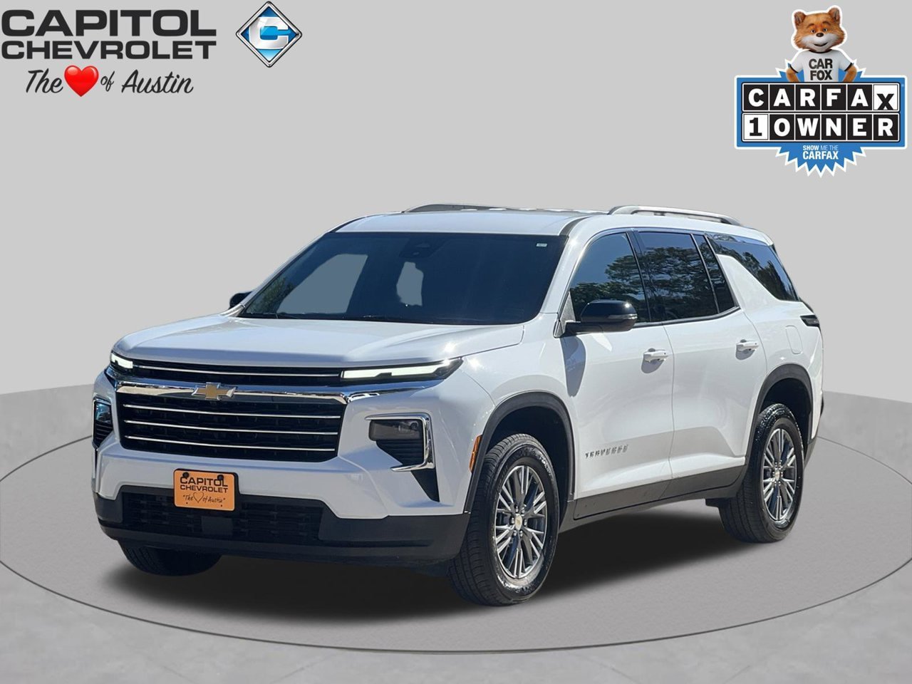 Used 2026 Chevrolet Traverse LT FWD image 1