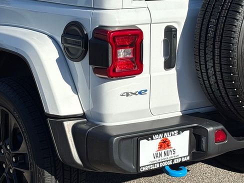 Used 2022 Jeep Wrangler Unlimited Sahara image 6