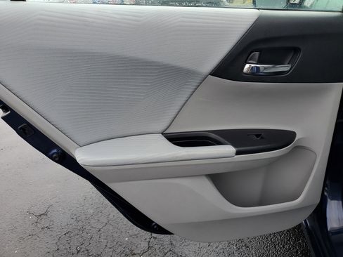 Used 2016 Honda Accord LX image 13