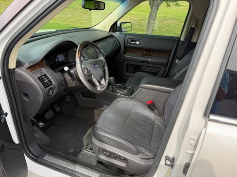 Used 2014 Ford Flex Limited FWD image 9