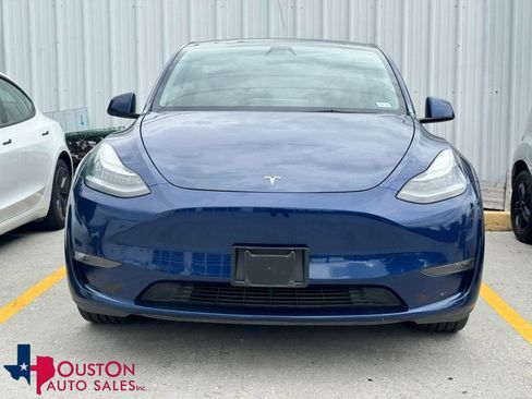 Used 2022 Tesla Model Y Long Range image 1