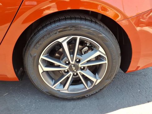 Used 2022 Kia Forte LXS w/ LXS Technology Package FWD image 14