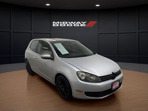 Used 2010 Volkswagen Golf 2-Door image 4