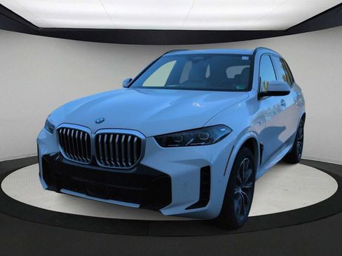 Used 2026 BMW X5 xDrive40i w/ M Sport Package AWD/4WD image 4