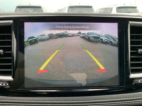 Used 2025 Chrysler Pacifica Limited FWD image 33