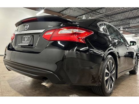 Used 2016 Nissan Altima 2.5 SL w/ 2.5 Technology Package FWD image 13