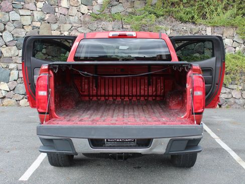 Used 2015 Chevrolet Colorado LT w/ Luxury Package image 10