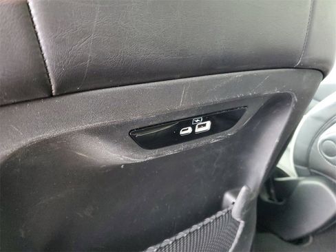 Used 2023 Chrysler Pacifica Limited image 33