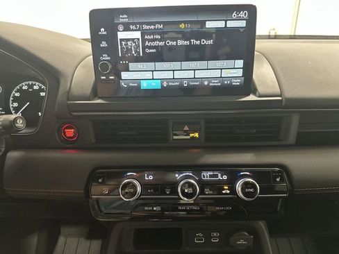 Used 2024 Honda Pilot TrailSport image 24
