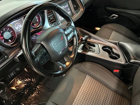 Used 2023 Dodge Challenger SXT image 10