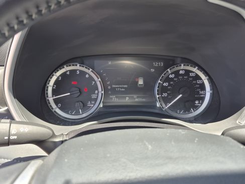 Certified 2025 Toyota Highlander XLE AWD/4WD image 10