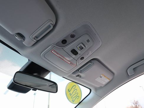 Certified 2022 Toyota Prius LE image 28