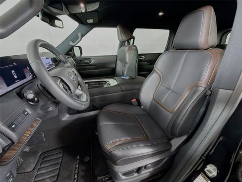 Used 2026 Nissan Armada SL AWD/4WD image 11