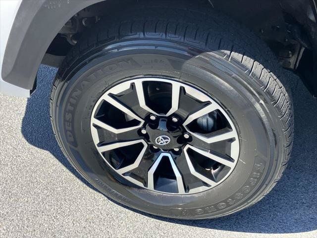 Certified 2022 Toyota Tacoma TRD Sport RWD image 9