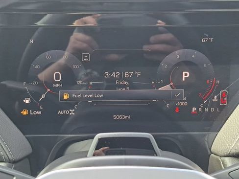 Used 2026 GMC Yukon Denali w/ Denali Reserve Package AWD/4WD image 13
