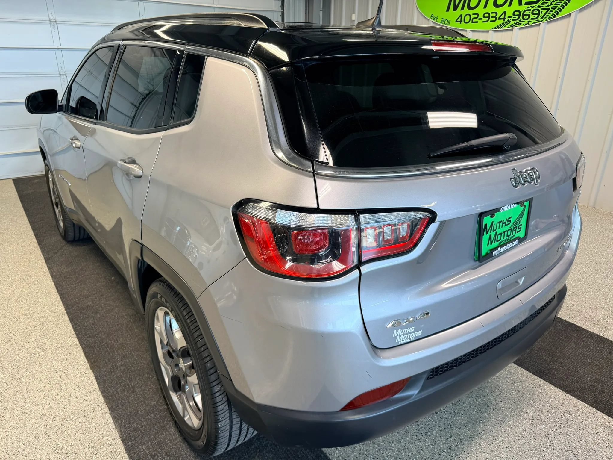 Used 2017 Jeep Compass Limited AWD/4WD image 5