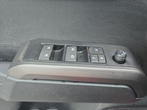 Used 2023 Toyota Tacoma TRD Off-Road AWD/4WD image 27