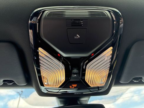 Used 2025 BMW M2 w/ Lighting Package RWD image 33