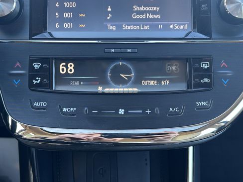 Used 2016 Toyota Avalon Limited w/ Toyota Safety Sense Package FWD image 29