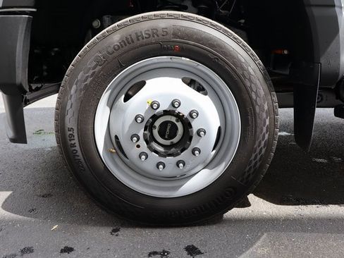 New 2025 Ford F550 4x4 Crew Cab Super Duty w/ XL Chrome Package image 11