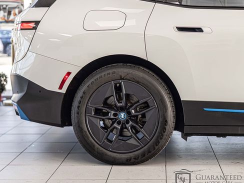 Used 2023 BMW iX xDrive50 w/ Premium Package AWD/4WD image 30