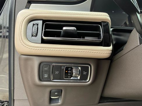 Used 2021 Lincoln Nautilus FWD image 26