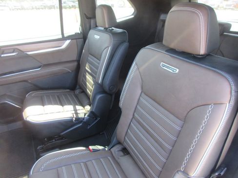 New 2026 GMC Acadia Denali Ultimate AWD/4WD image 13