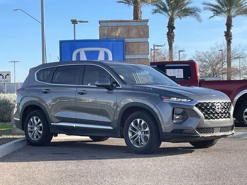 Used 2019 Hyundai Santa Fe SE image 4