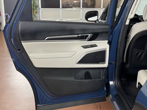 Used 2023 Kia Telluride S image 33