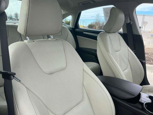 Used 2016 Ford Fusion Titanium image 47