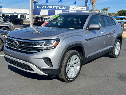 Used 2022 Volkswagen Atlas Cross Sport SE image 3