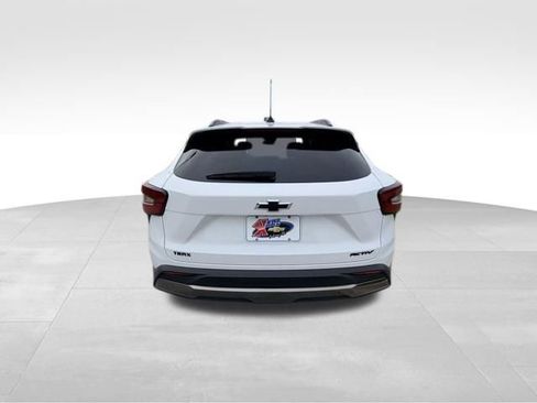 Certified 2025 Chevrolet Trax ACTIV w/ Sunroof Package image 5