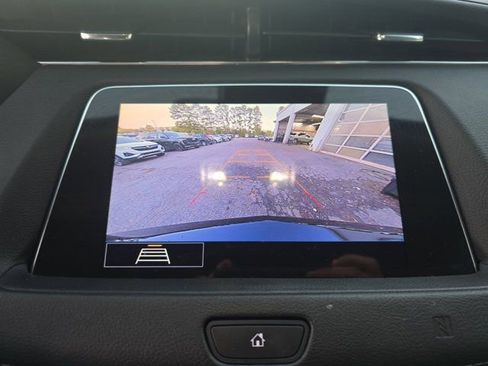 Used 2020 Cadillac XT4 Luxury w/ Cold Weather Package image 23