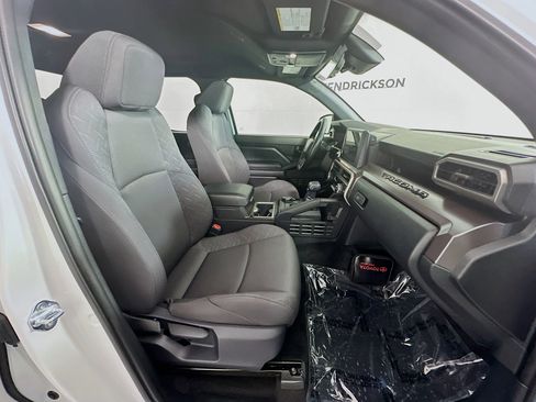 Certified 2025 Toyota Tacoma SR5 image 28