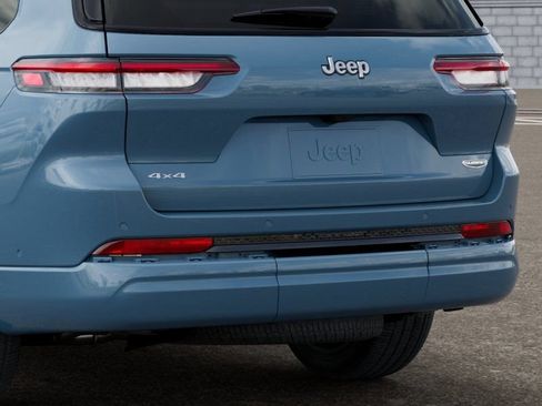 New 2026 Jeep Grand Cherokee L Summit AWD/4WD image 13