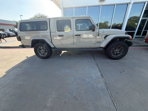 Used 2020 Jeep Gladiator Overland AWD/4WD image 4