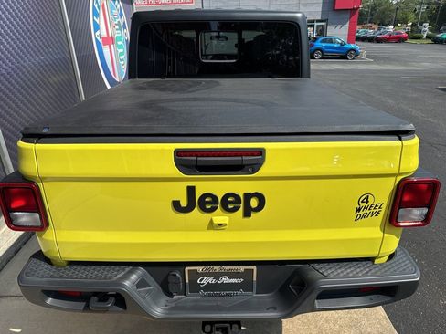 Used 2023 Jeep Gladiator Willys image 10