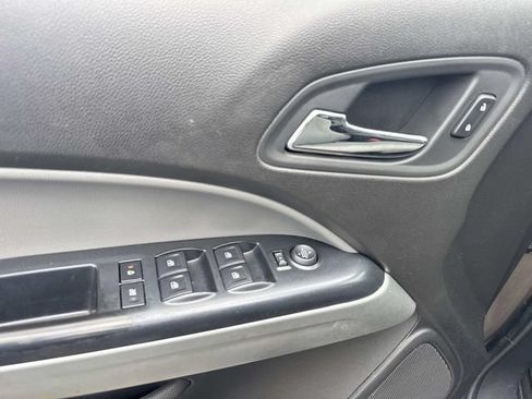 Used 2016 Chevrolet Colorado LT w/ LT Convenience Package RWD image 17