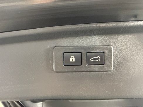 Used 2023 Subaru Outback Premium AWD/4WD image 31