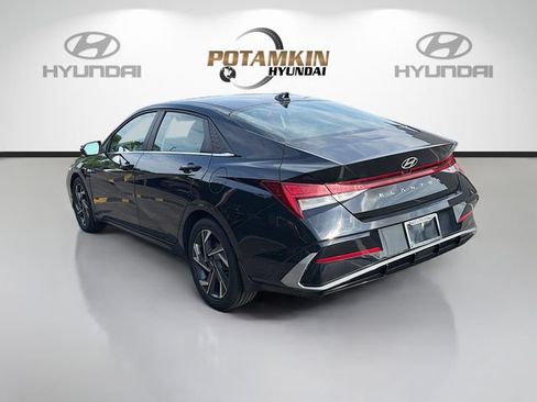 Certified 2025 Hyundai Elantra SEL FWD image 7