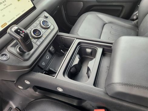 Used 2022 Land Rover Defender 110 X-Dynamic HSE image 19