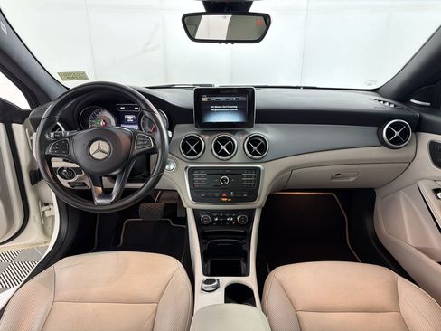 Used 2015 Mercedes-Benz CLA 250 4MATIC image 16
