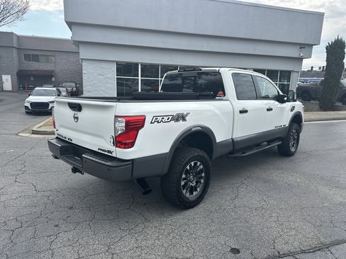 Used 2017 Nissan Titan PRO-4X w/ Pro-4x Convenience Package image 9