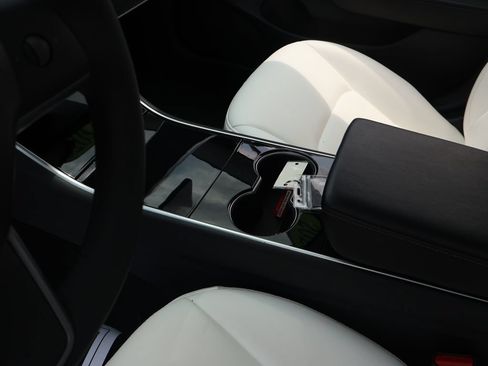 Used 2020 Tesla Model 3 Long Range AWD/4WD image 21