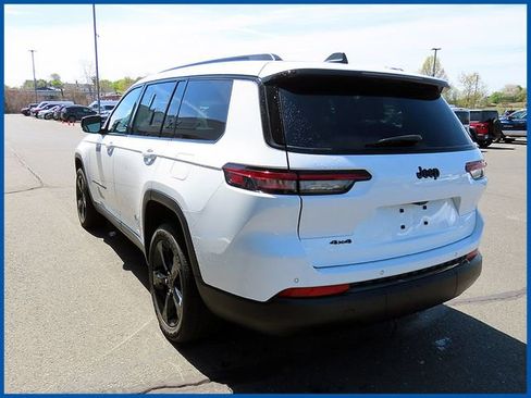 Used 2023 Jeep Grand Cherokee L Laredo AWD/4WD image 5