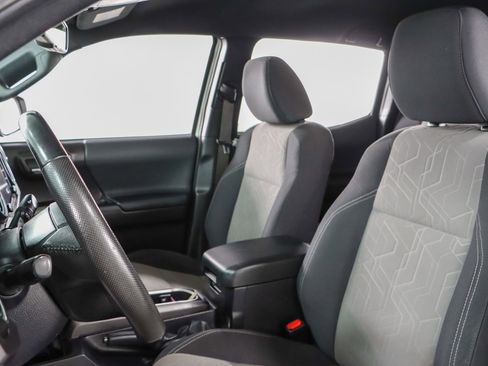 Used 2023 Toyota Tacoma TRD Sport image 25