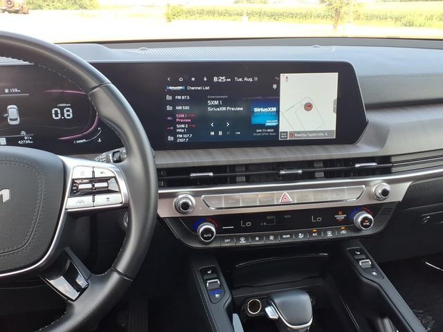 Used 2024 Kia Telluride EX w/ EX Captain's Chair Package FWD image 6