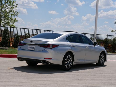 Used 2020 Lexus ES 350 w/ Premium Package FWD image 9