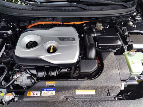 Used 2016 Hyundai Sonata SE image 9