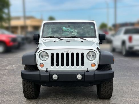 Used 2017 Jeep Wrangler Unlimited Sport w/ Connectivity Group AWD/4WD image 4